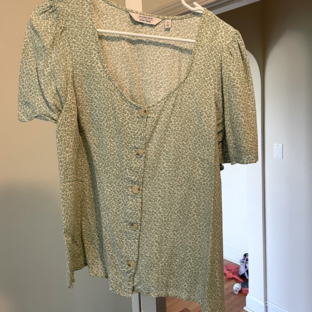 Green Floral Button-up Blouse
